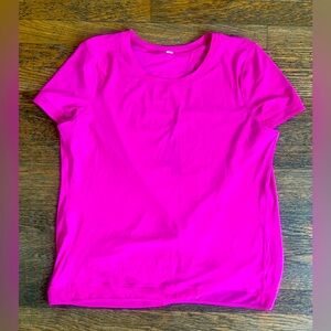 Lululemon short sleeve quick dry shirt. Size tag removed measures 6, NWOT.